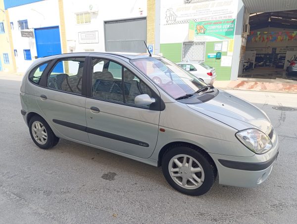 RENAULT SCENIC 1.9 dCi - Imagen 2