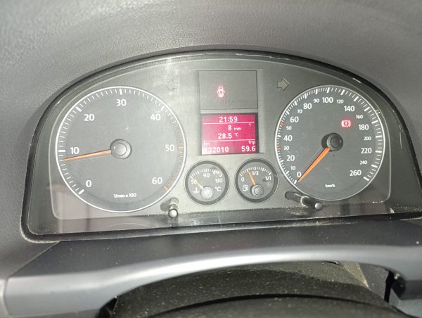 VOLKSWAGEN TOURAN 1.9 TDi EDITION - Imagen 12