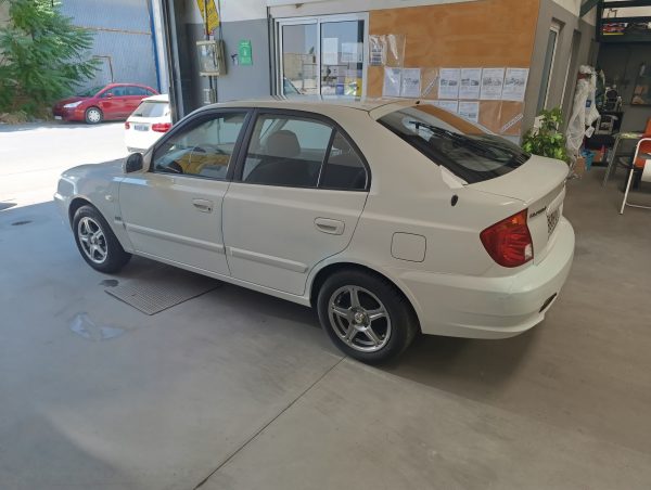 HYUNDAY ACENT CRDI 85 CV - Imagen 3