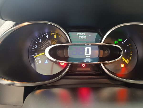 RENAULT CLIO DCI 90CV 2015 - Imagen 3