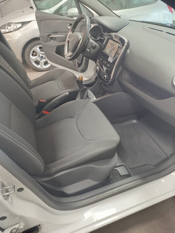 RENAULT CLIO DCI 90CV 2015 - Imagen 4