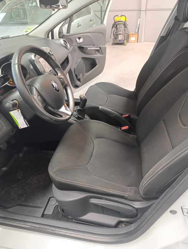 RENAULT CLIO DCI 90CV 2015 - Imagen 10
