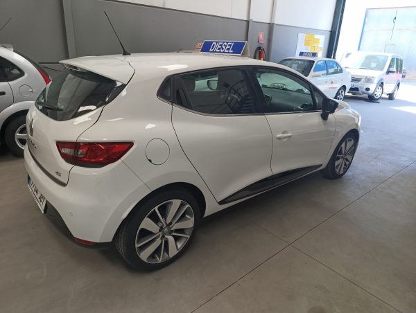 RENAULT CLIO DCI 90CV 2015 - Imagen 13