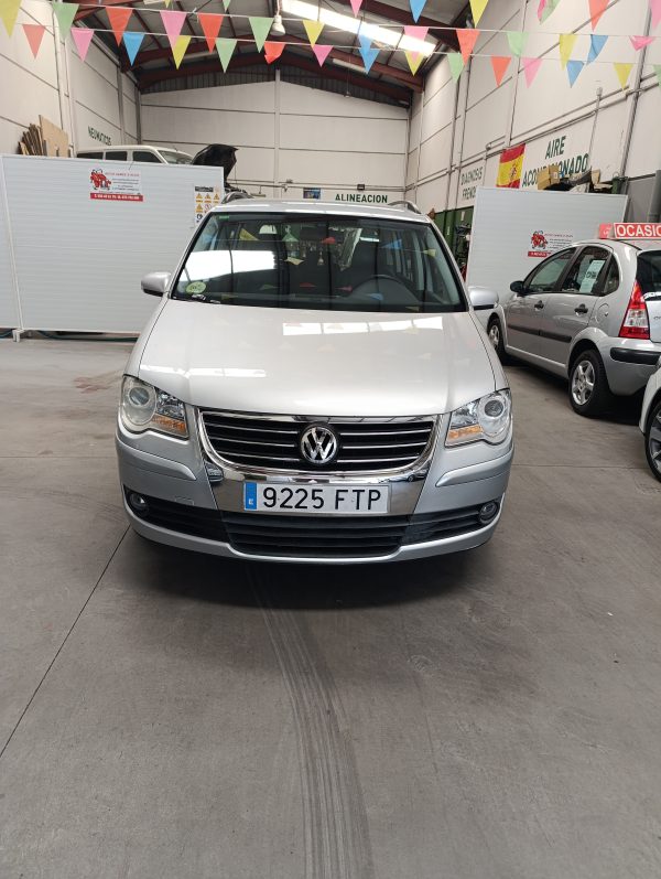 VOLKSWAGEN TOURAN TDI 105 CV 6 VELOCIDADES - Imagen 2