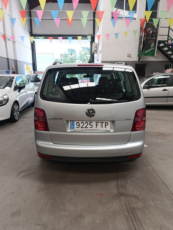 VOLKSWAGEN TOURAN TDI 105 CV 6 VELOCIDADES - Imagen 5