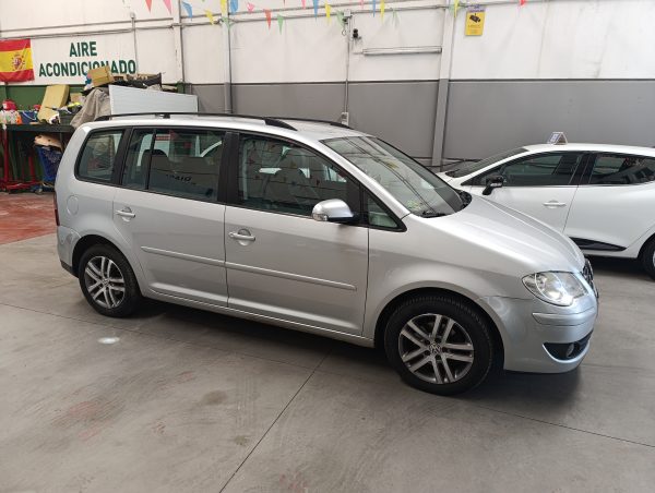 VOLKSWAGEN TOURAN TDI 105 CV 6 VELOCIDADES - Imagen 7