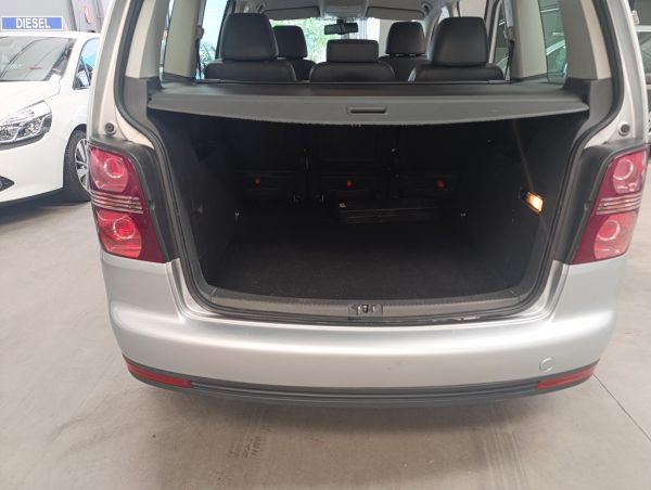 VOLKSWAGEN TOURAN TDI 105 CV 6 VELOCIDADES - Imagen 8