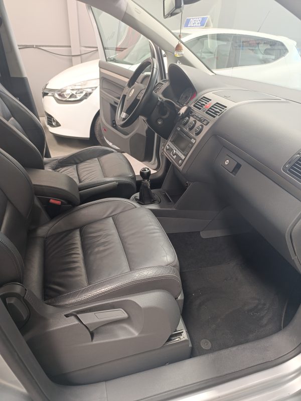VOLKSWAGEN TOURAN TDI 105 CV 6 VELOCIDADES - Imagen 13