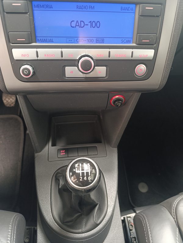 VOLKSWAGEN TOURAN TDI 105 CV 6 VELOCIDADES - Imagen 18