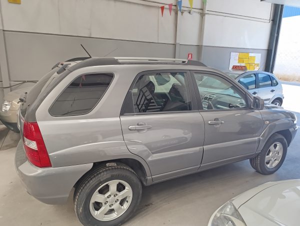 KIA SPORTAGE 2.0 CRDI 140 CV 4X4  (RESERVADO) - Imagen 3