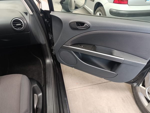 SEAT LEON 1.9 TDi STYLE ECOMOTIVE - Imagen 8
