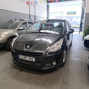 PEUGEOT 5008 1.6 HDi ACTIVE